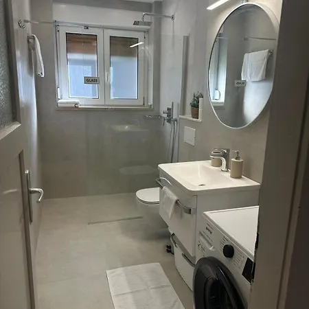 Two Bedroom Center Zvonimir سبليت